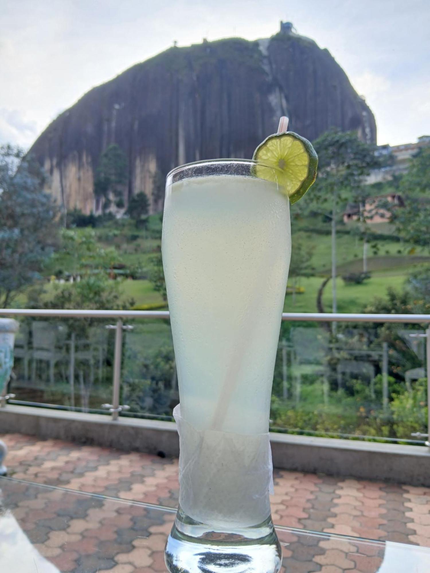 Piedra Del Penol Hotel Guatapé エクステリア 写真