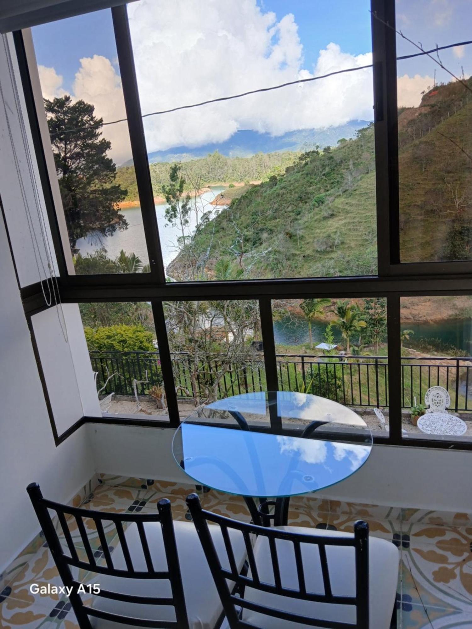 Piedra Del Penol Hotel Guatapé エクステリア 写真